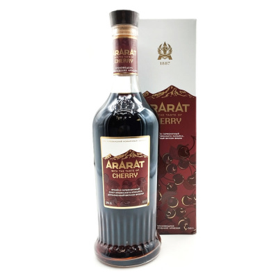 Коньяк "Арарат" вишня 6 лет в п/у 0,5л 30%