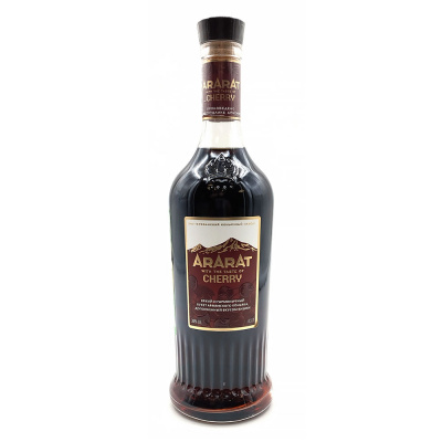 Коньяк "Арарат" вишня 6 лет в п/у 0,5л 30%